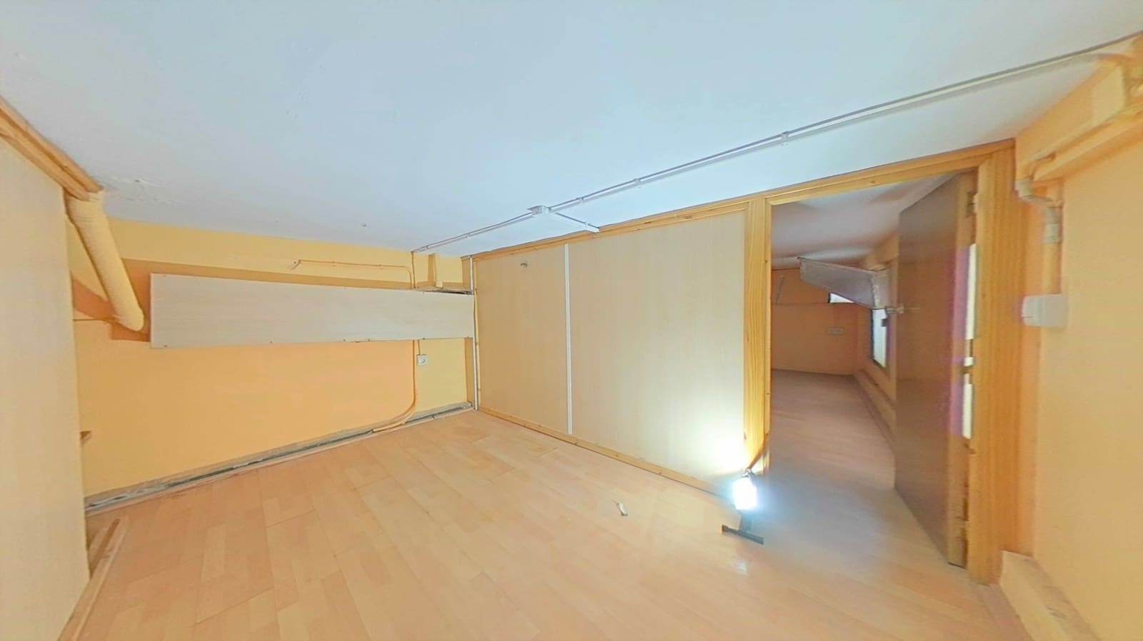 Erhverv til salg i Granada by - € 113.000 (Ref: 9289547)