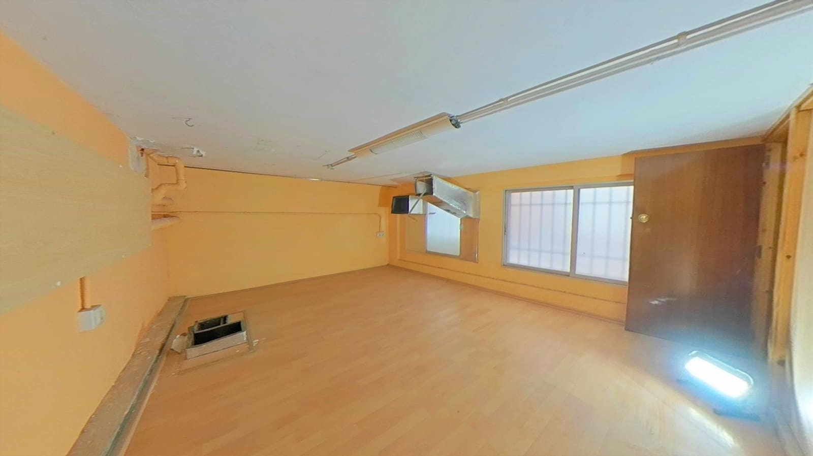 Erhverv til salg i Granada by - € 113.000 (Ref: 9289547)