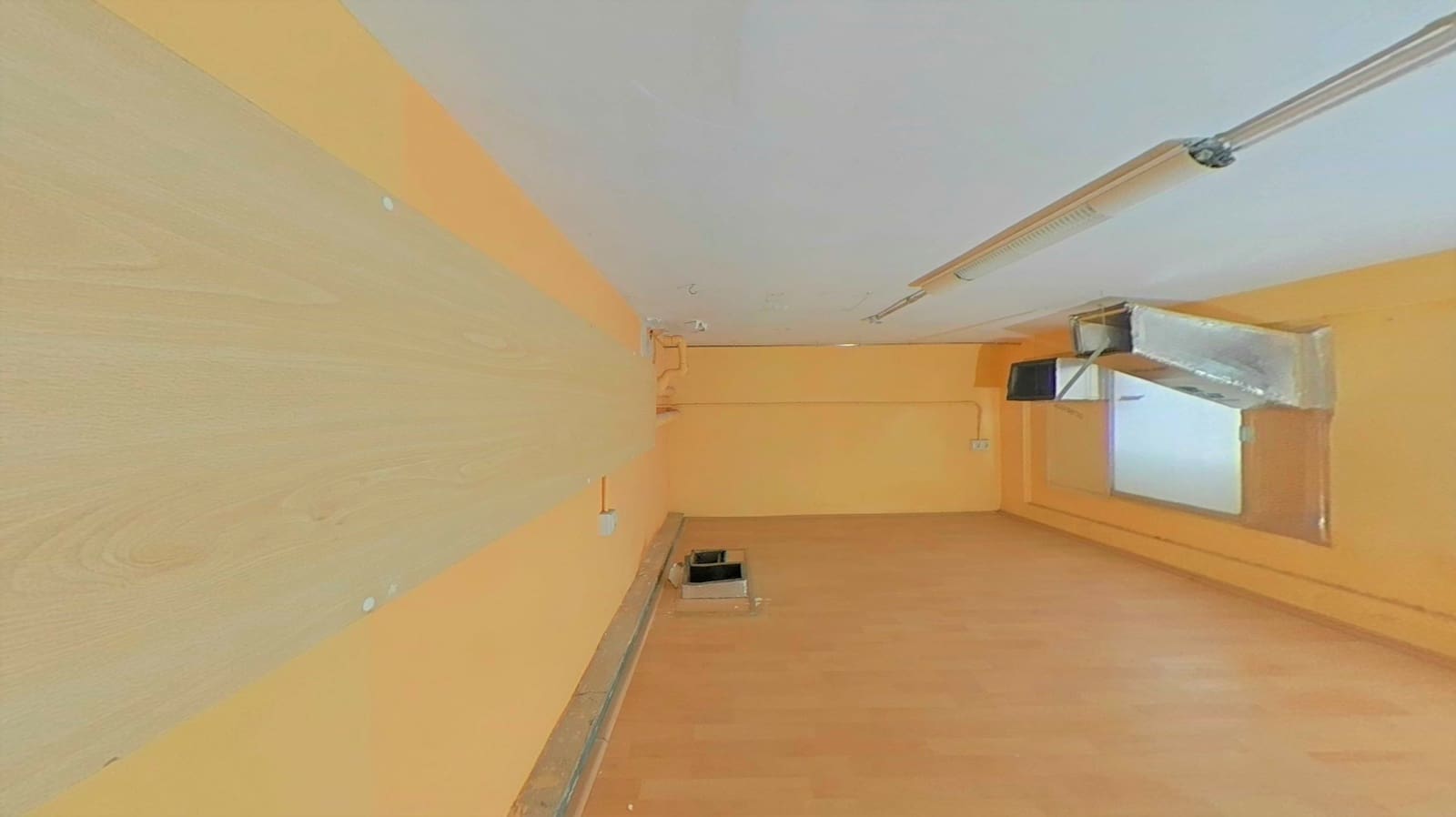 Erhverv til salg i Granada by - € 113.000 (Ref: 9289547)