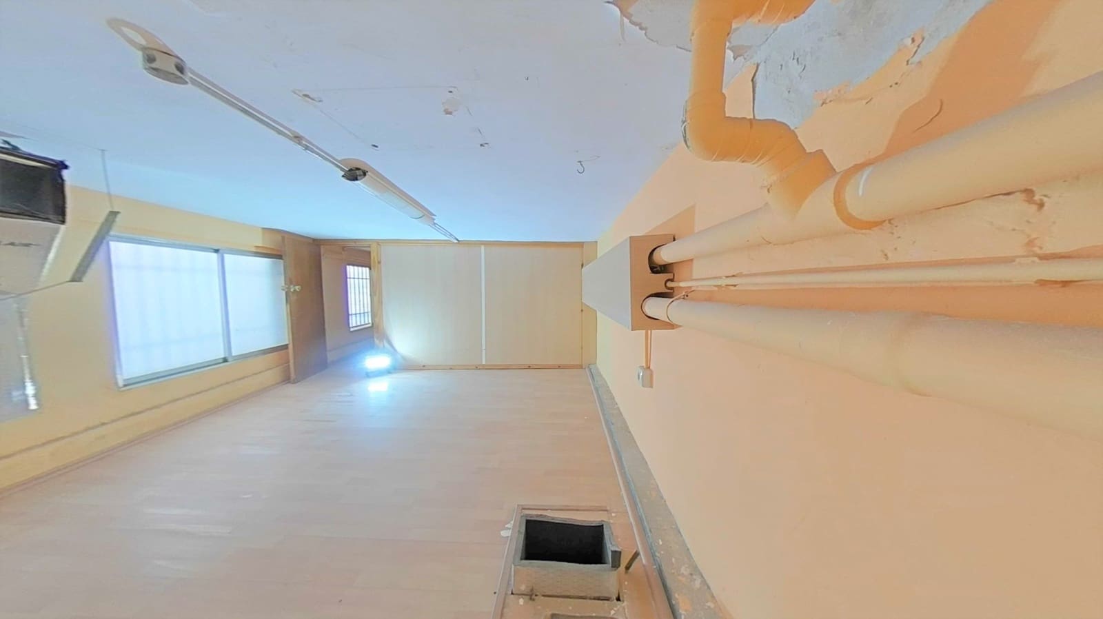 Erhverv til salg i Granada by - € 113.000 (Ref: 9289547)