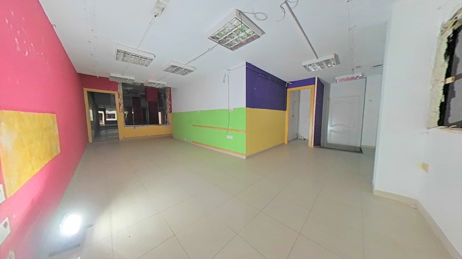 Erhverv til salg i Granada by - € 113.000 (Ref: 9289547)