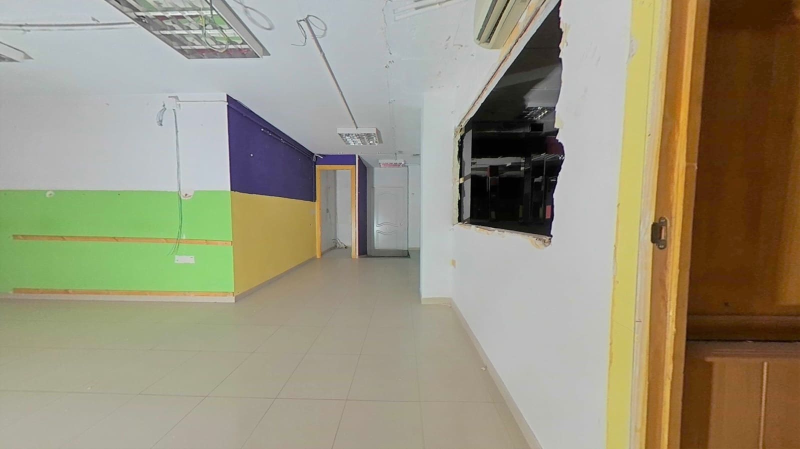 Erhverv til salg i Granada by - € 113.000 (Ref: 9289547)