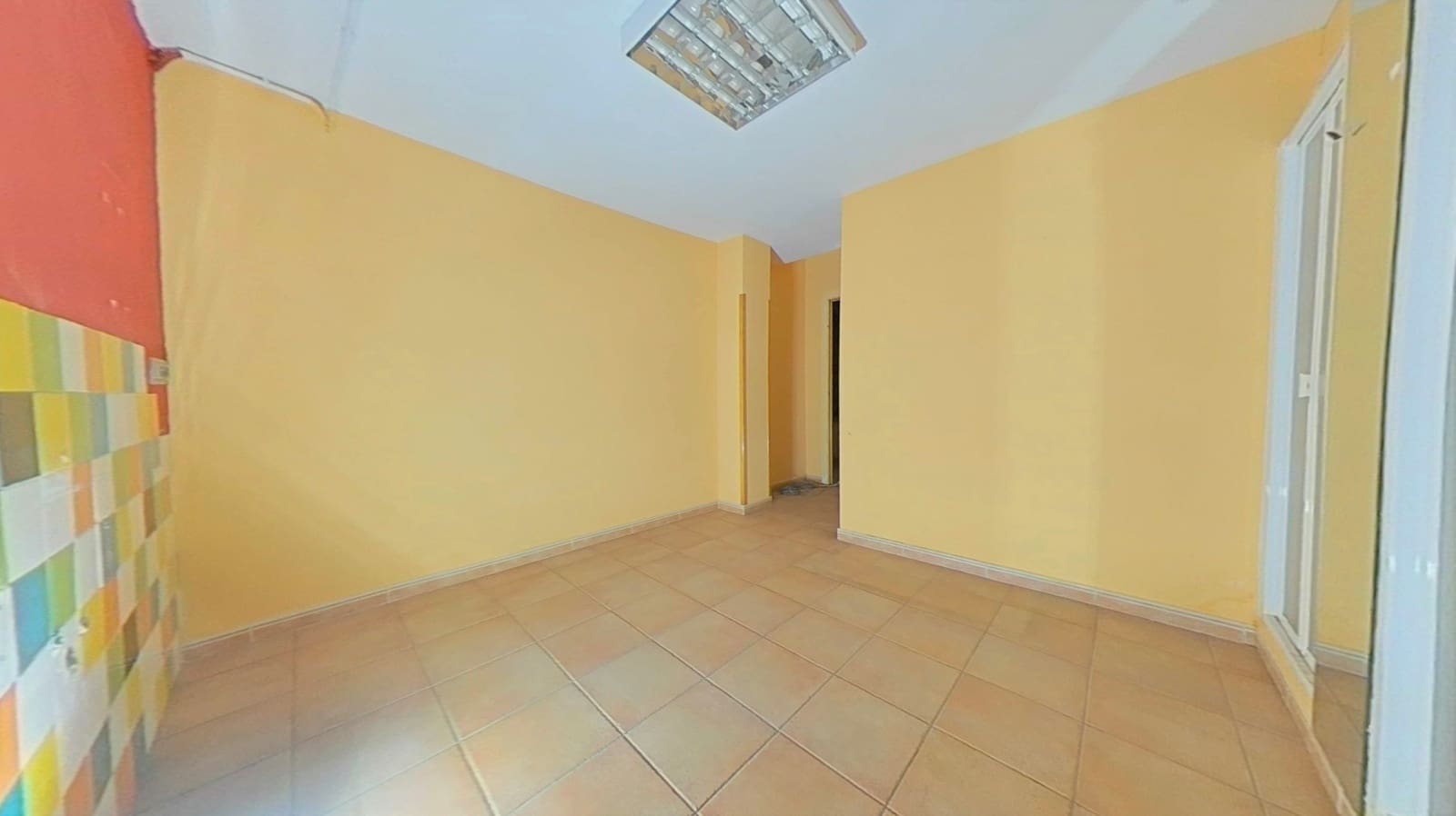 Erhverv til salg i Granada by - € 113.000 (Ref: 9289547)