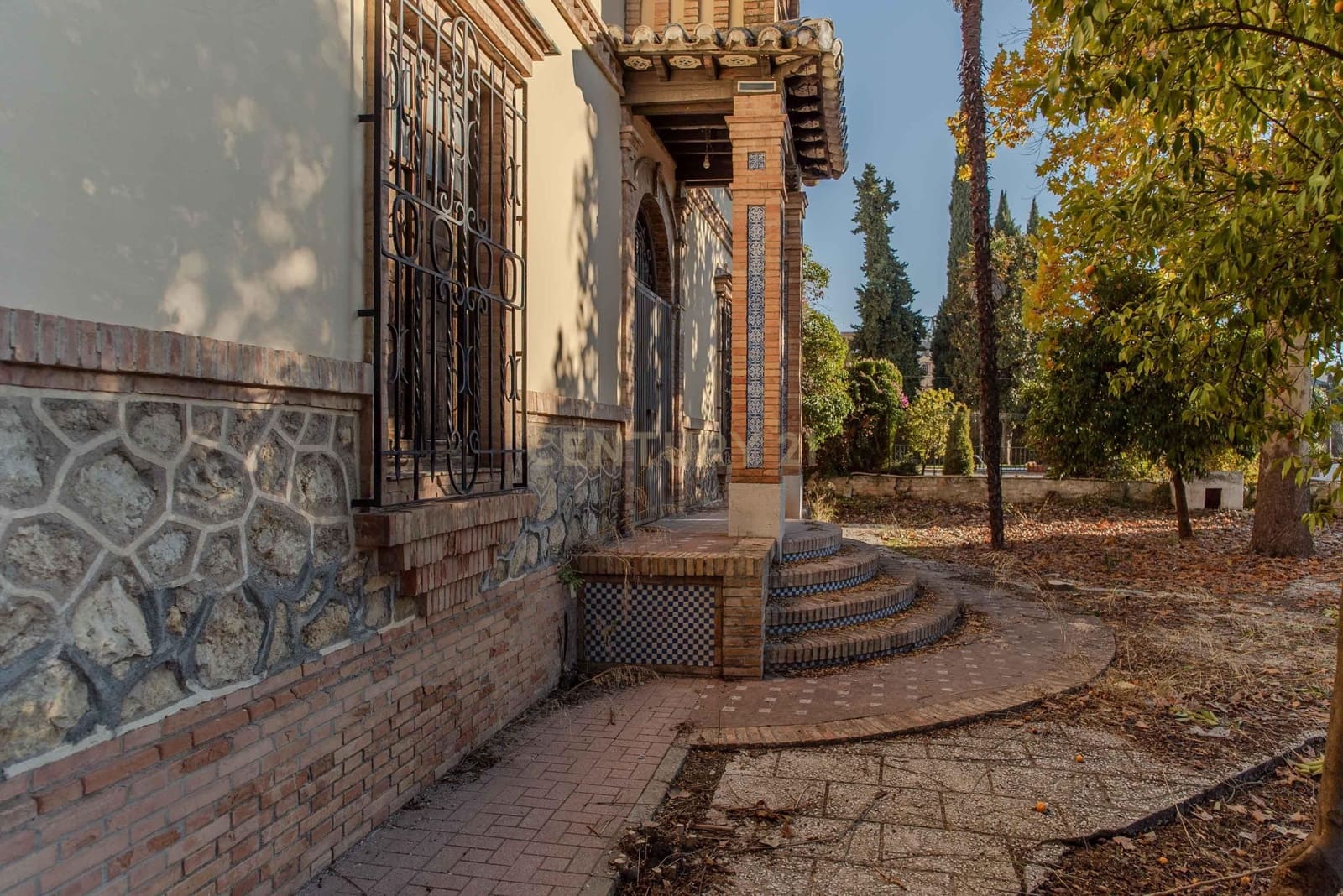 6 sypialnia Willa na sprzedaż w Miasto Grenada z garażem - 1 350 000 € (Ref: 9289548)