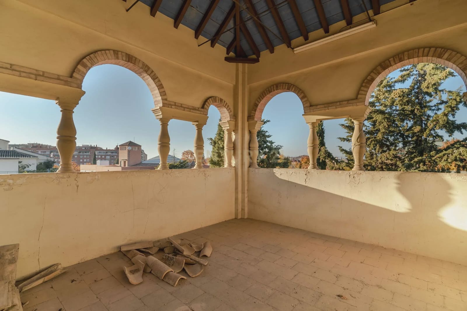 6 sypialnia Willa na sprzedaż w Miasto Grenada z garażem - 1 350 000 € (Ref: 9289548)