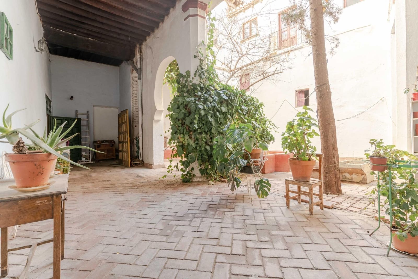 9 bedroom Cave House for sale in Guadix - € 295,000 (Ref: 9289549)