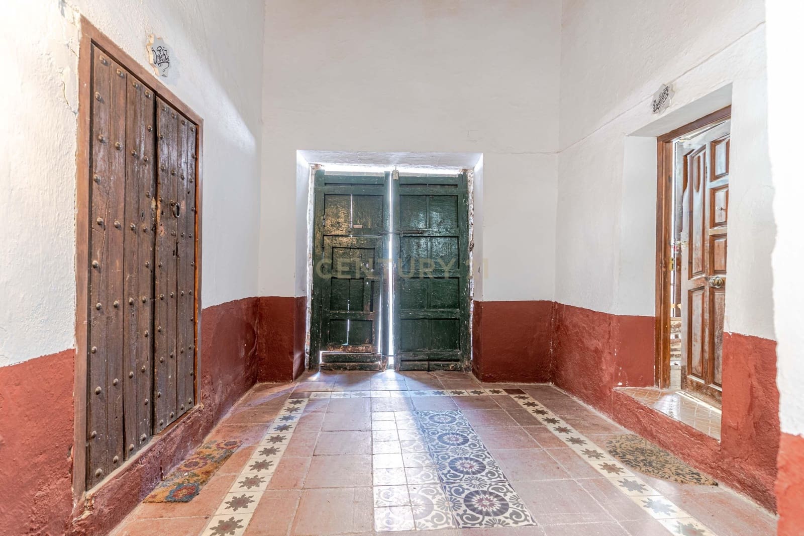 9 bedroom Cave House for sale in Guadix - € 295,000 (Ref: 9289549)