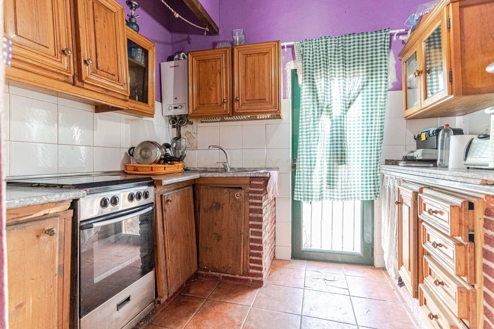 9 bedroom Cave House for sale in Guadix - € 295,000 (Ref: 9289549)