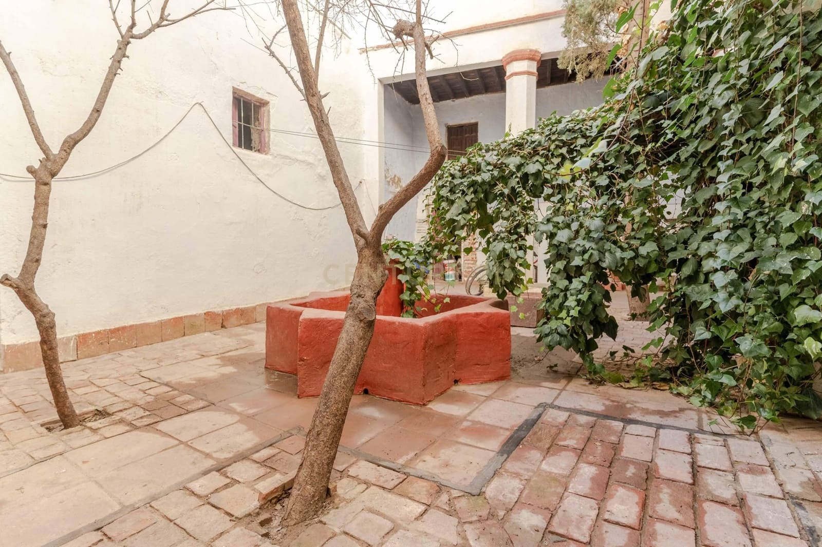 9 bedroom Cave House for sale in Guadix - € 295,000 (Ref: 9289549)