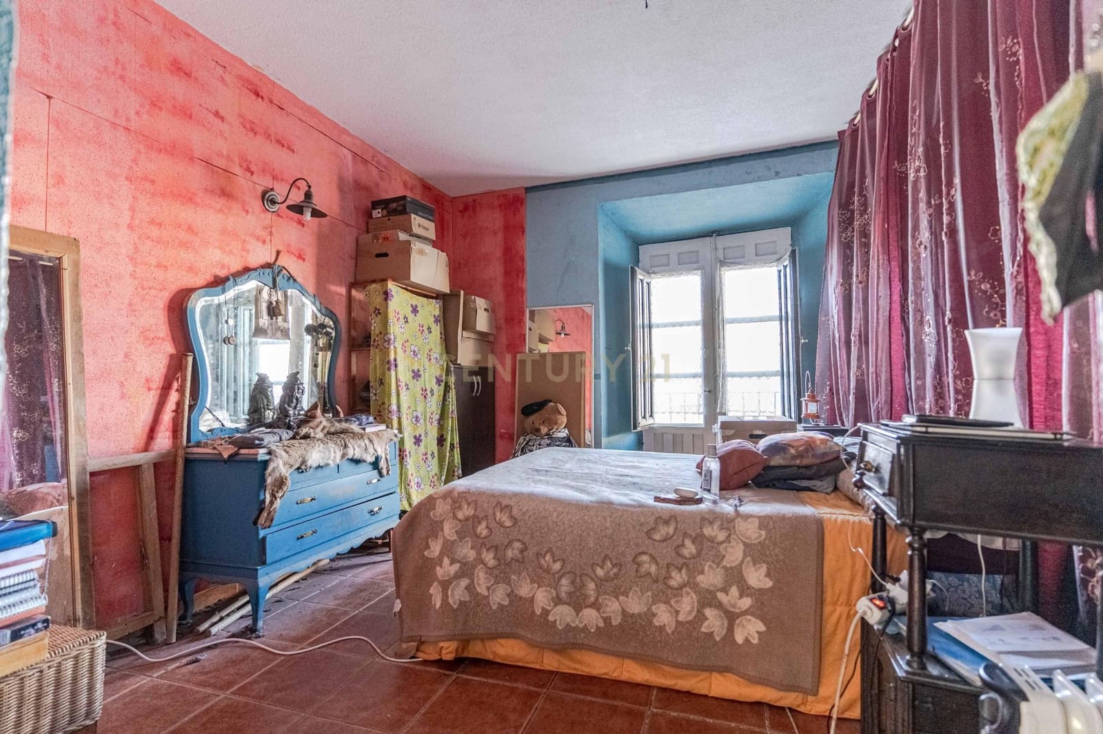 9 bedroom Cave House for sale in Guadix - € 295,000 (Ref: 9289549)