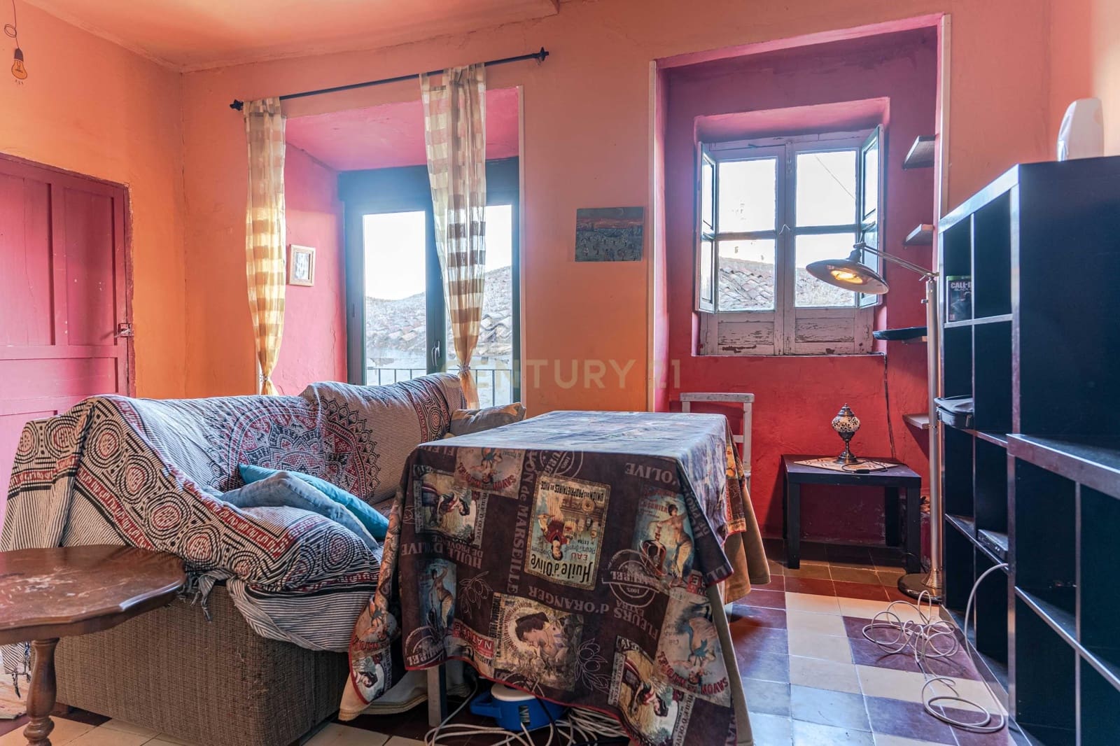 9 bedroom Cave House for sale in Guadix - € 295,000 (Ref: 9289549)