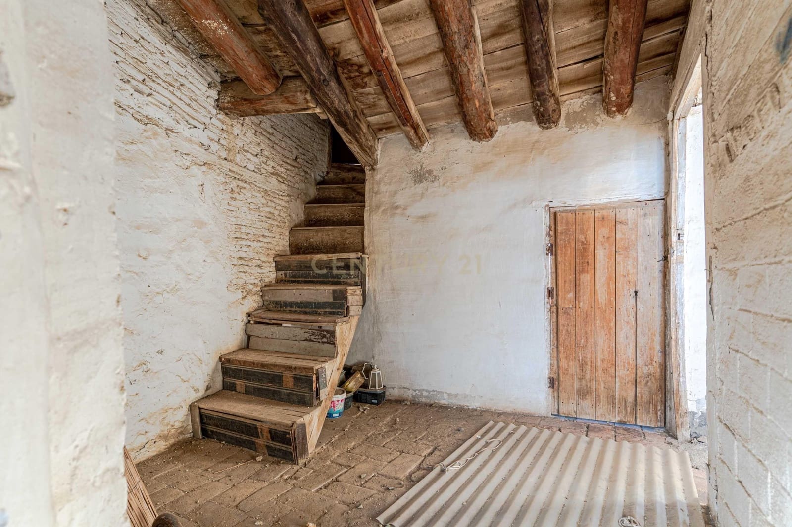 9 bedroom Cave House for sale in Guadix - € 295,000 (Ref: 9289549)