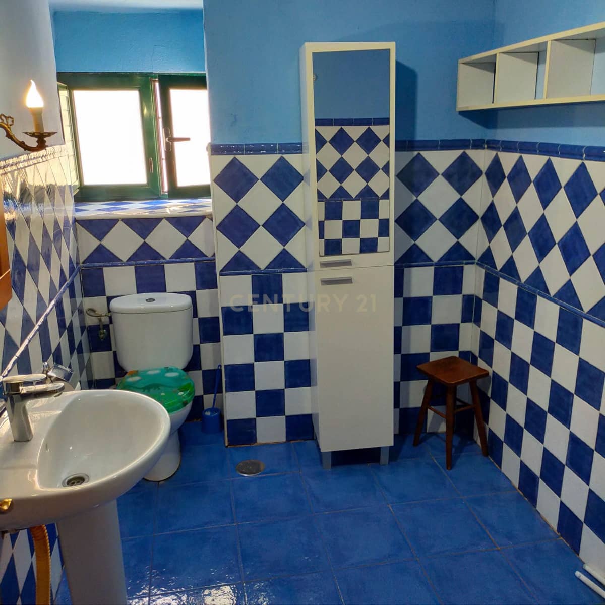 9 bedroom Cave House for sale in Guadix - € 295,000 (Ref: 9289549)