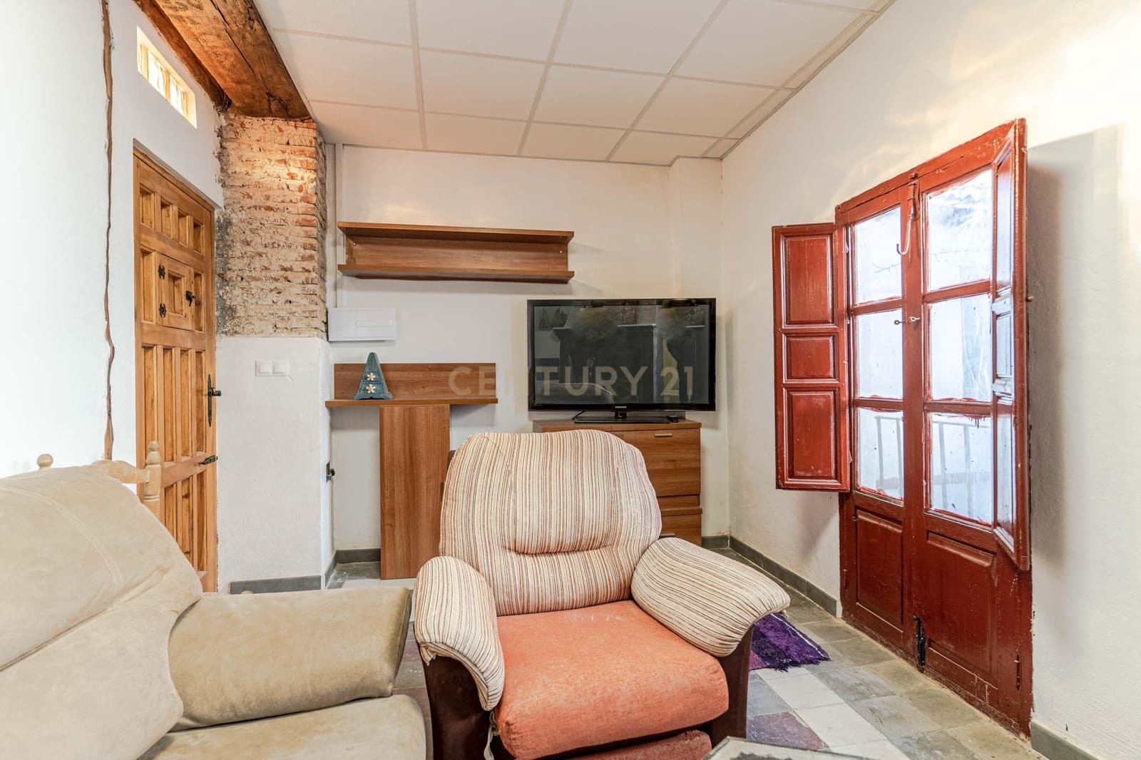 9 bedroom Cave House for sale in Guadix - € 295,000 (Ref: 9289549)