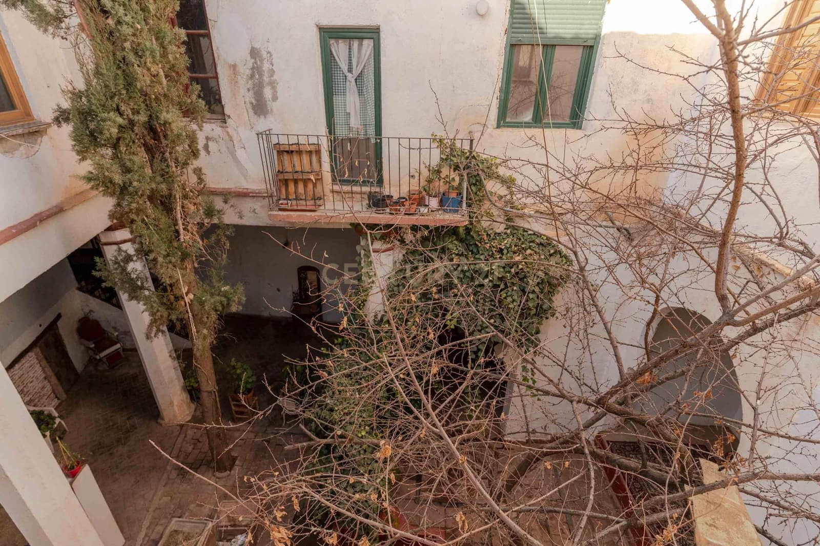 9 bedroom Cave House for sale in Guadix - € 295,000 (Ref: 9289549)