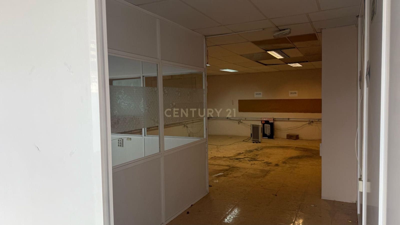 Erhverv til leje i Granada by - € 2.900 (Ref: 9289550)