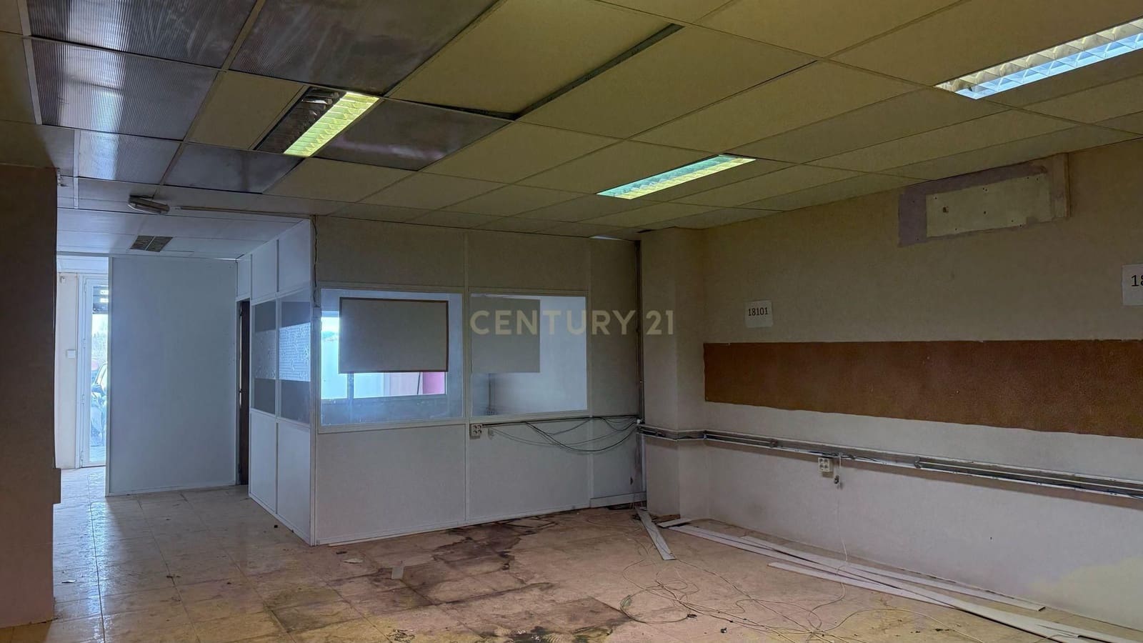 Erhverv til leje i Granada by - € 2.900 (Ref: 9289550)