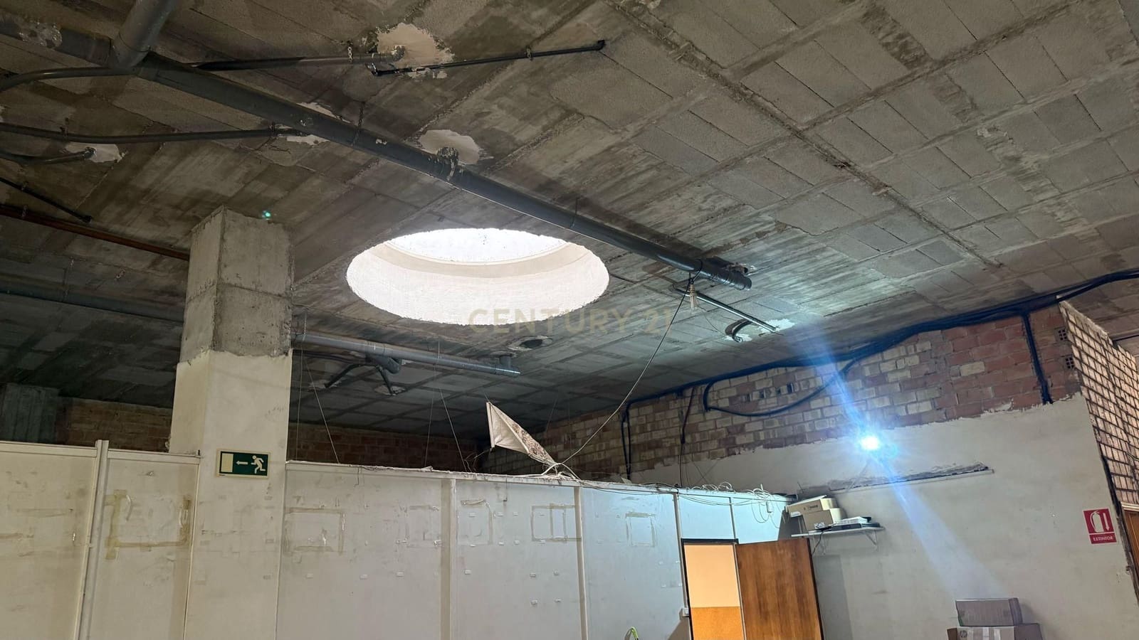 Erhverv til leje i Granada by - € 2.900 (Ref: 9289550)