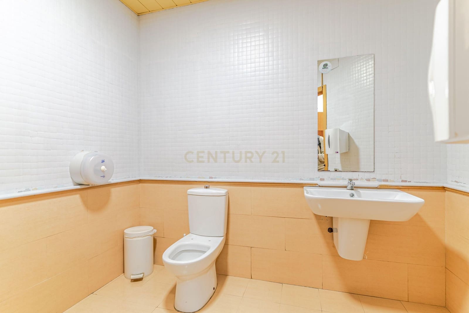 Kommersiell til salgs i Armilla - € 790 000 (Ref: 9289551)