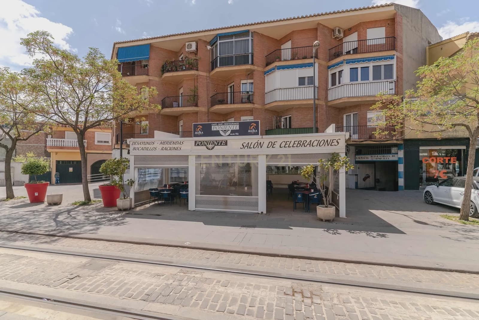 Kommersiell til salgs i Armilla - € 790 000 (Ref: 9289551)