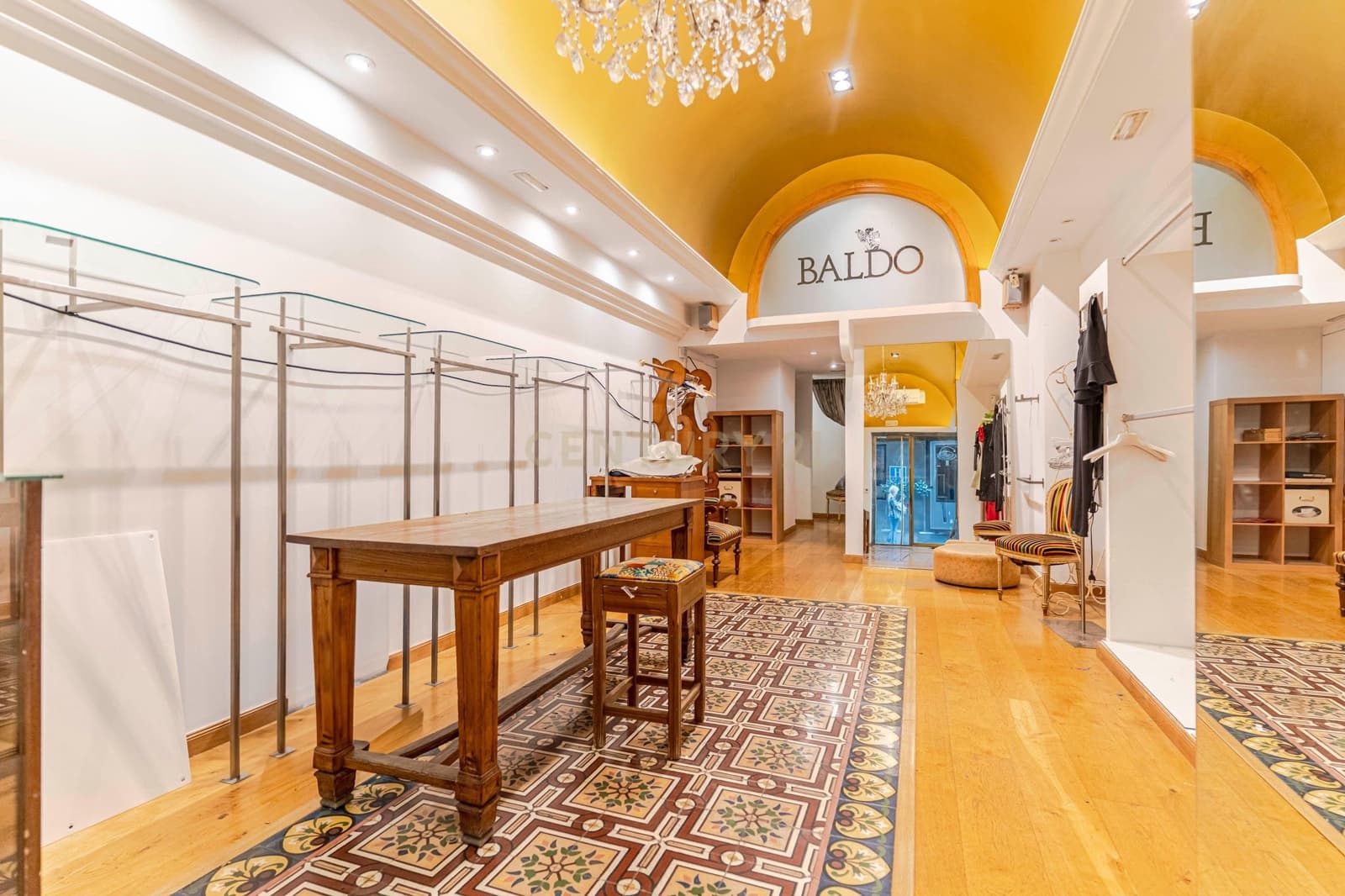 Kommersiell til salgs i Granada by - € 249 000 (Ref: 9289553)