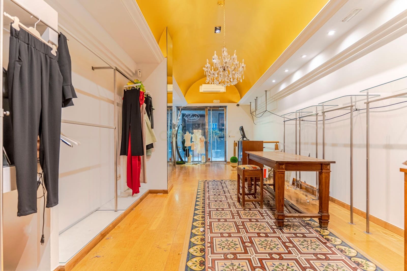 Kommersiell til salgs i Granada by - € 249 000 (Ref: 9289553)