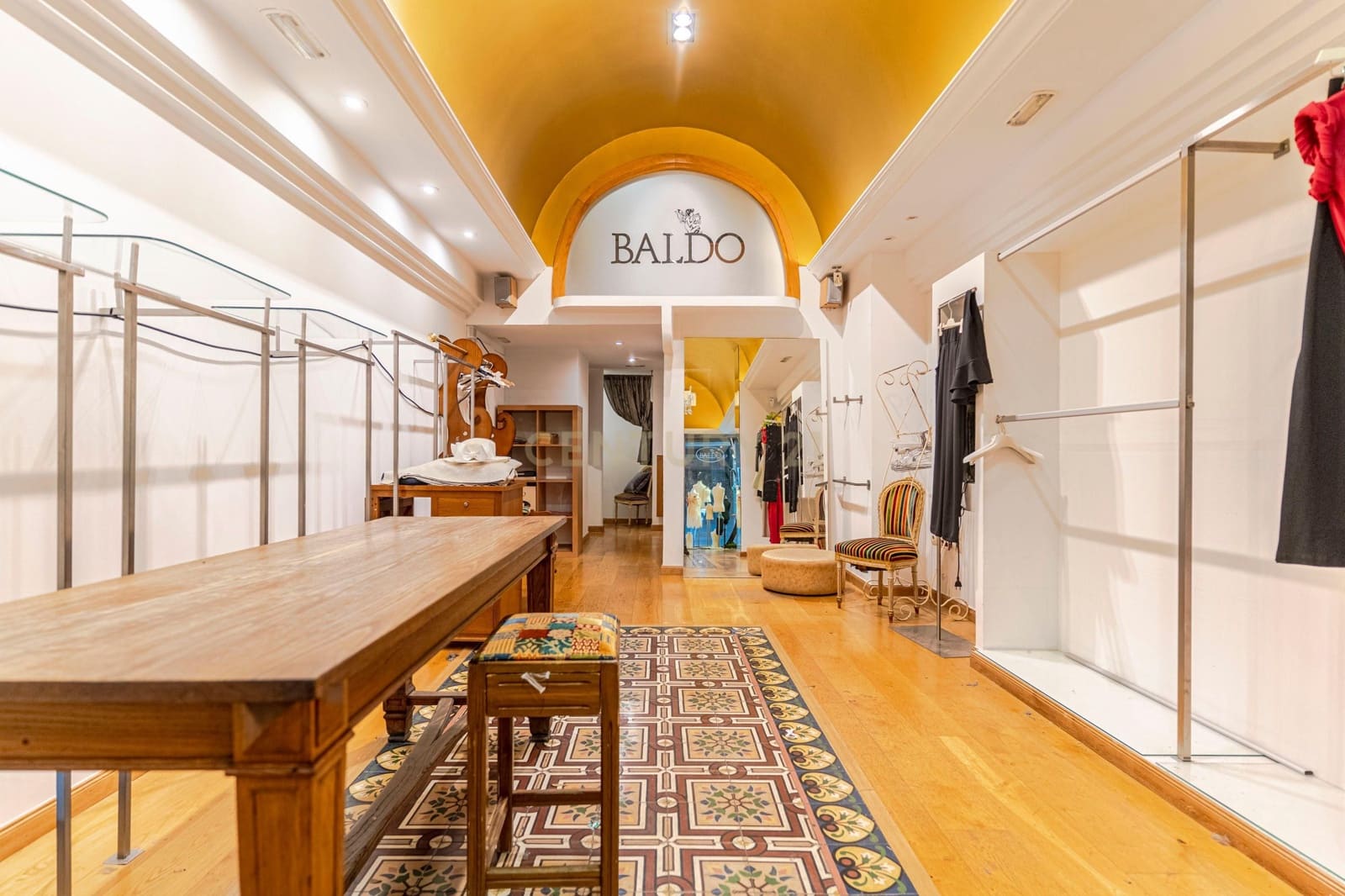 Kommersiell til salgs i Granada by - € 249 000 (Ref: 9289553)