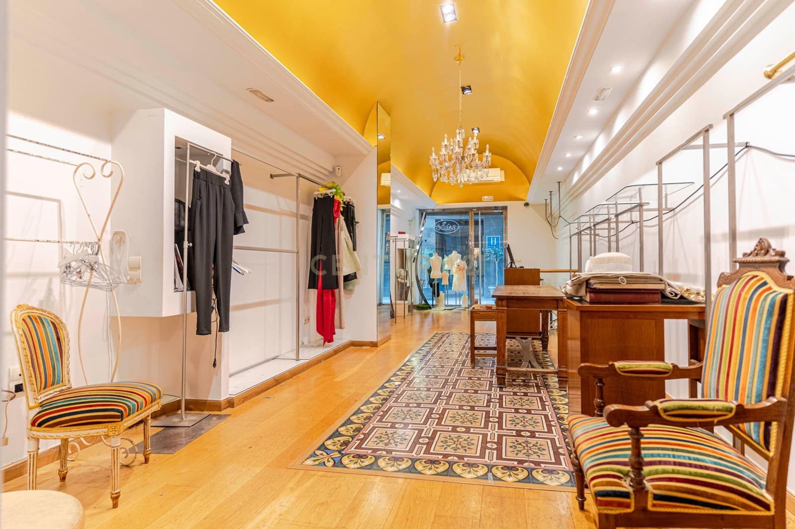 Kommersiell til salgs i Granada by - € 249 000 (Ref: 9289553)