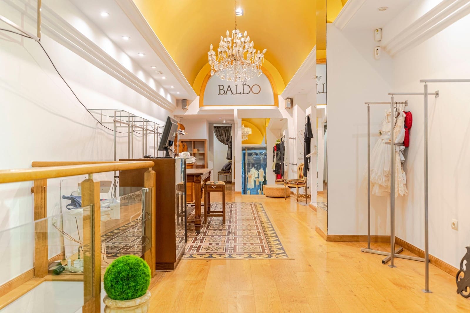 Kommersiell til salgs i Granada by - € 249 000 (Ref: 9289553)