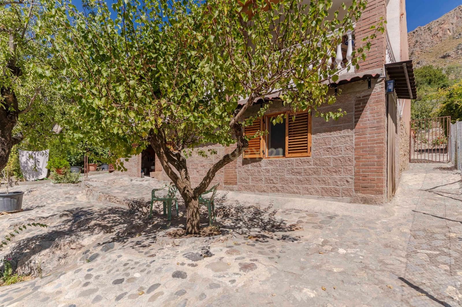 3 soveværelse Finca/Landehus til salg i Guejar Sierra med swimmingpool garage - € 250.000 (Ref: 9289563)