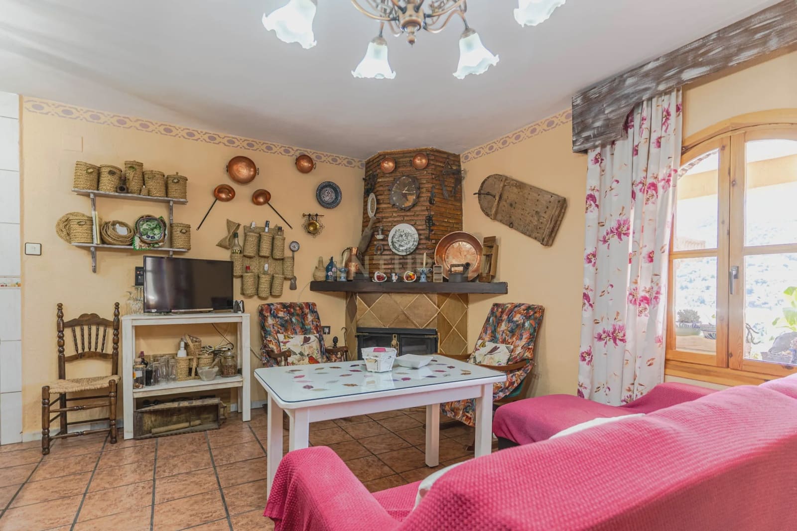 3 soveværelse Finca/Landehus til salg i Guejar Sierra med swimmingpool garage - € 250.000 (Ref: 9289563)