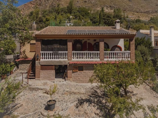 3 soveværelse Finca/Landehus til salg i Güéjar Sierra med swimmingpool garage - € 250.000 (Ref: 9289563)
