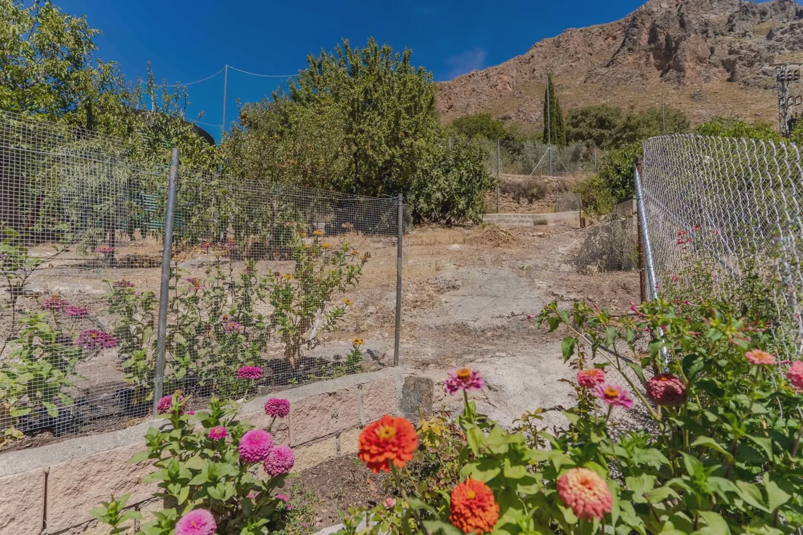 3 soveværelse Finca/Landehus til salg i Guejar Sierra med swimmingpool garage - € 250.000 (Ref: 9289563)