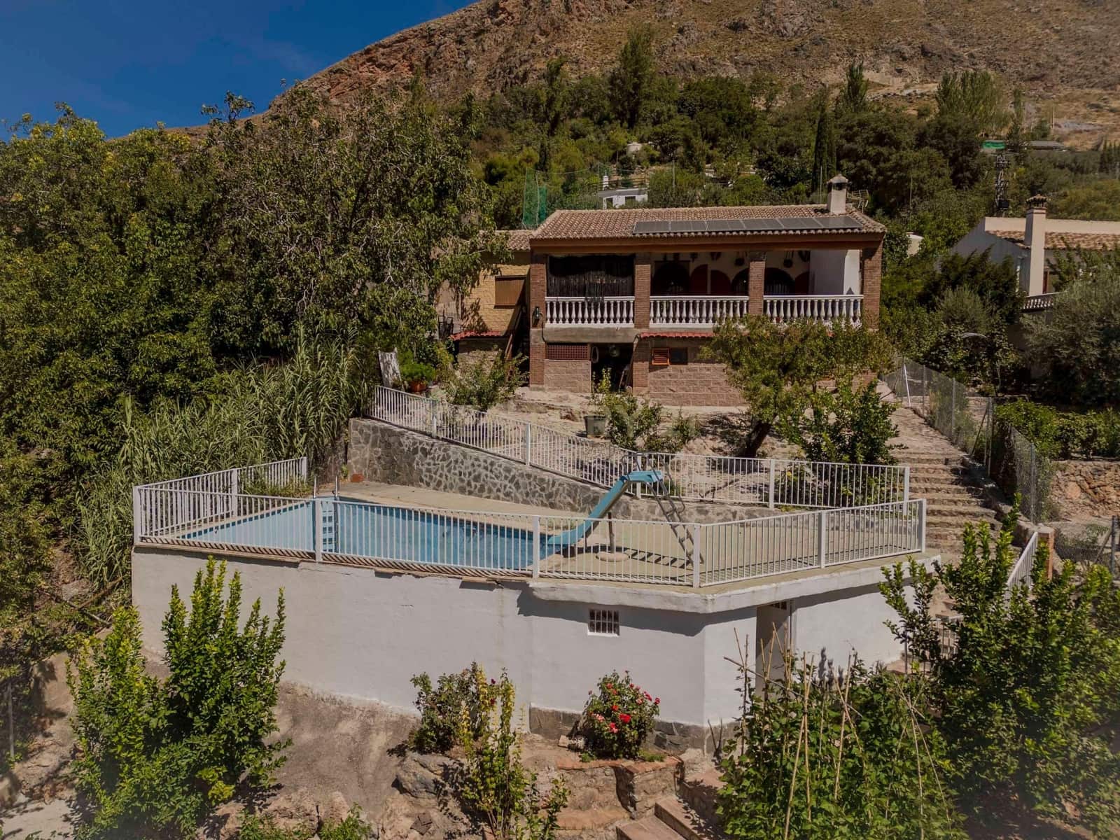 3 soveværelse Finca/Landehus til salg i Guejar Sierra med swimmingpool garage - € 250.000 (Ref: 9289563)