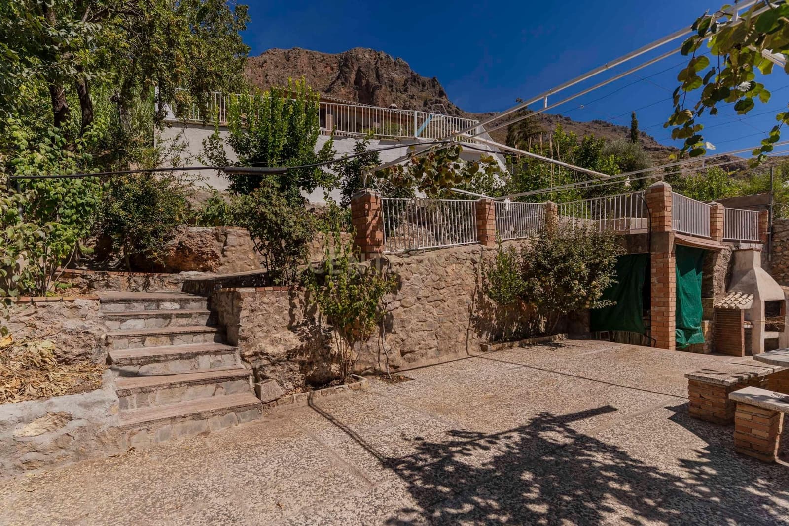 3 soveværelse Finca/Landehus til salg i Guejar Sierra med swimmingpool garage - € 250.000 (Ref: 9289563)