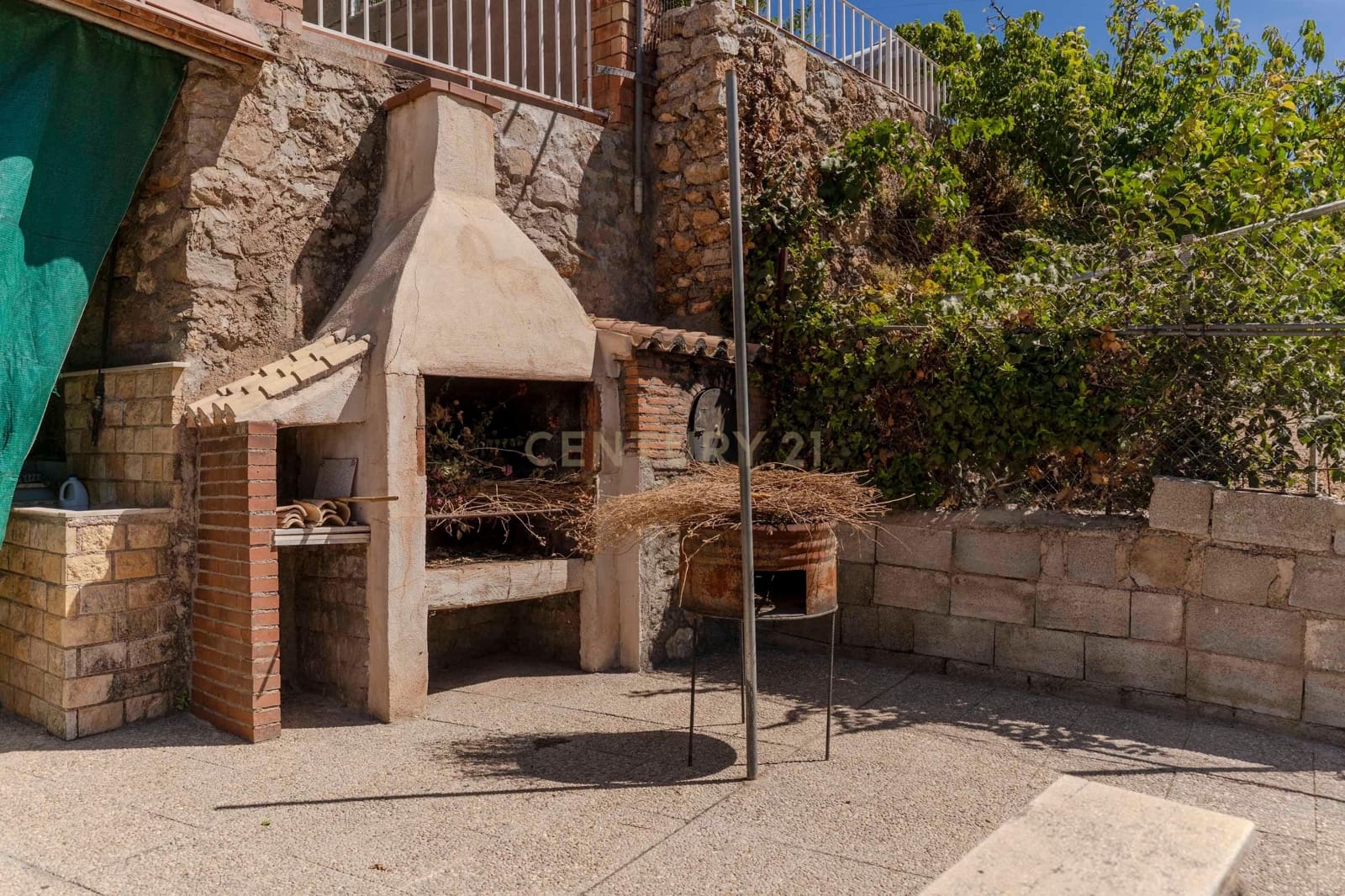 3 soveværelse Finca/Landehus til salg i Guejar Sierra med swimmingpool garage - € 250.000 (Ref: 9289563)