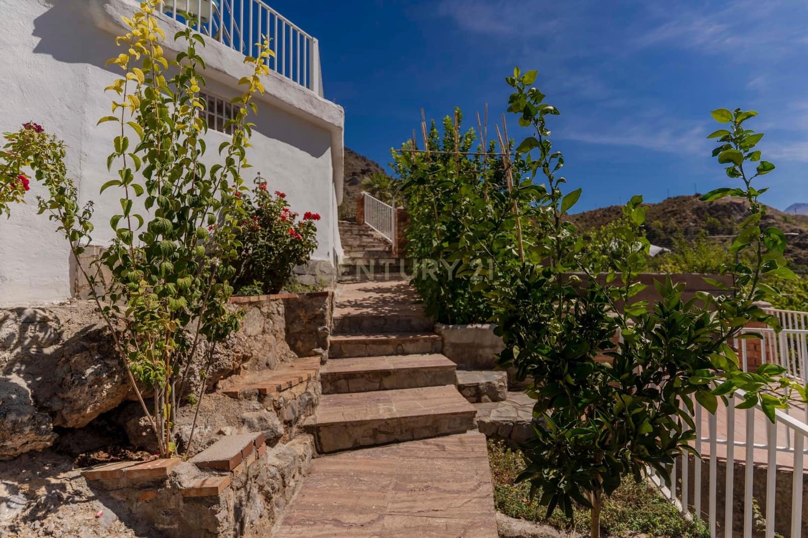 3 soveværelse Finca/Landehus til salg i Guejar Sierra med swimmingpool garage - € 250.000 (Ref: 9289563)