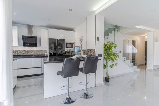 3 soverom Kjedet enebolig til salgs i Jun - € 295 000 (Ref: 9289564)