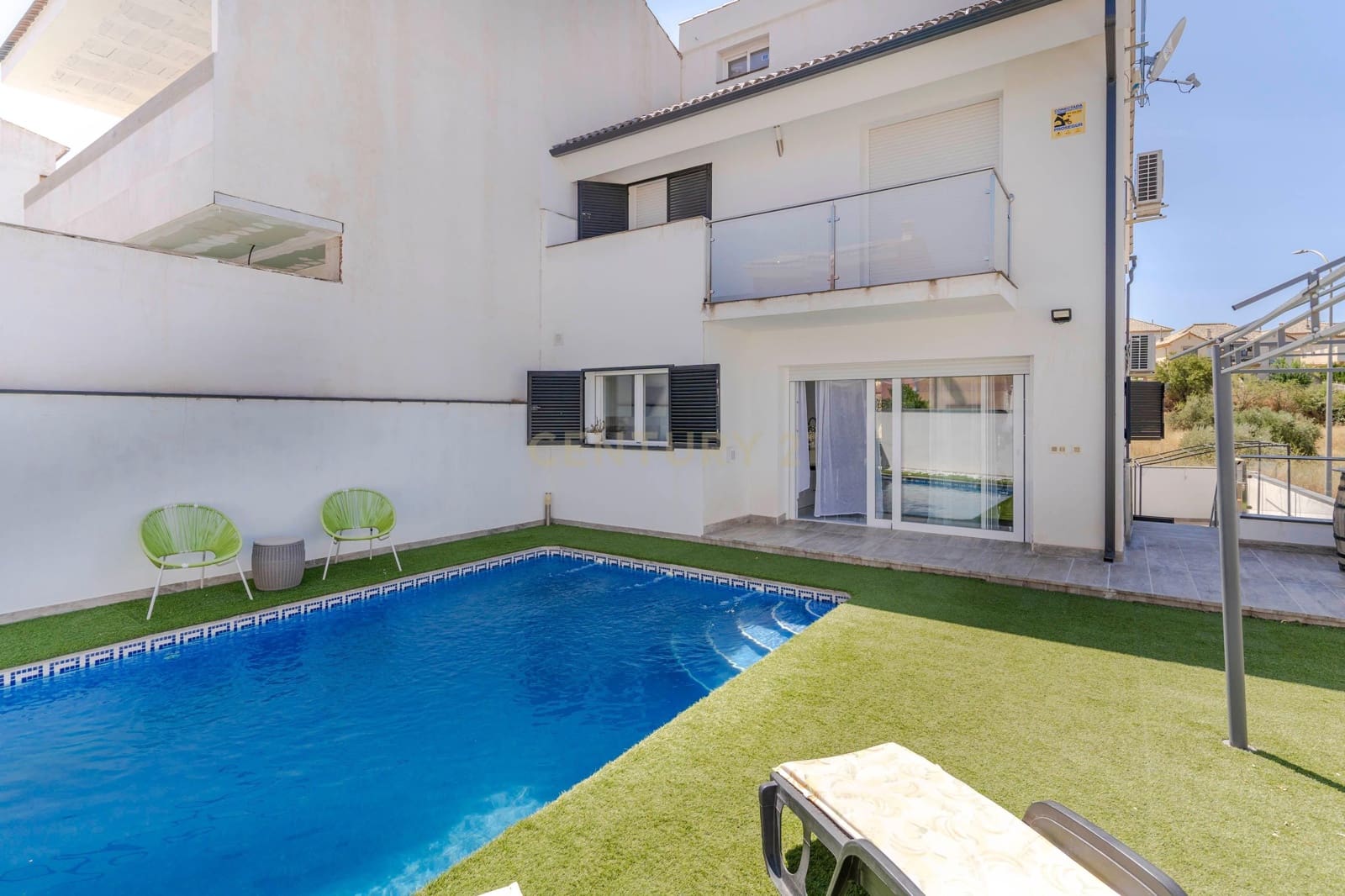 3 soveværelse Semi-Rækkehus til salg i Jun - € 295.000 (Ref: 9289564)