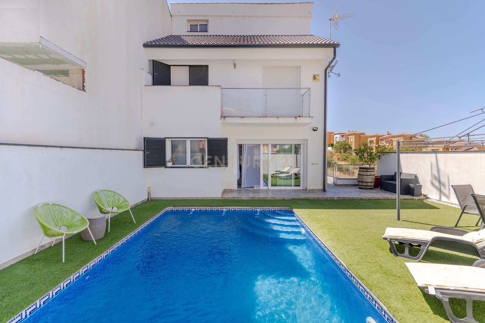 3 soveværelse Semi-Rækkehus til salg i Jun - € 295.000 (Ref: 9289564)