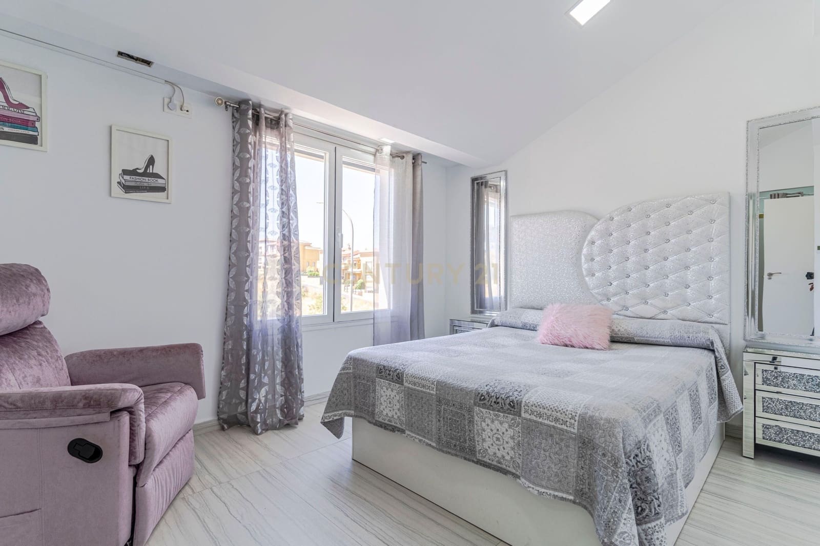 3 soveværelse Semi-Rækkehus til salg i Jun - € 295.000 (Ref: 9289564)