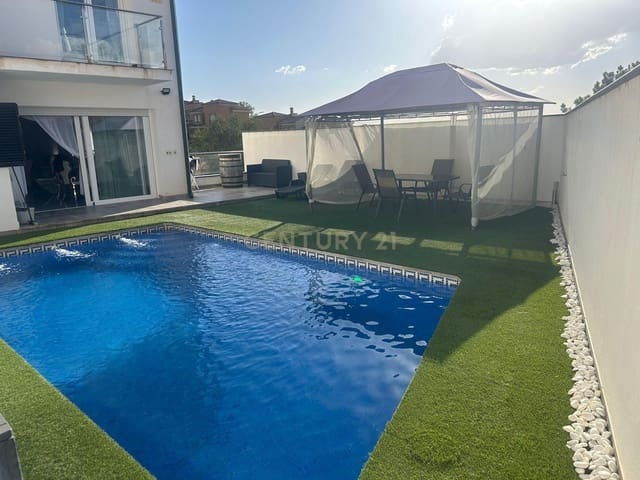 3 soverom Kjedet enebolig til salgs i Jun - € 295 000 (Ref: 9289564)