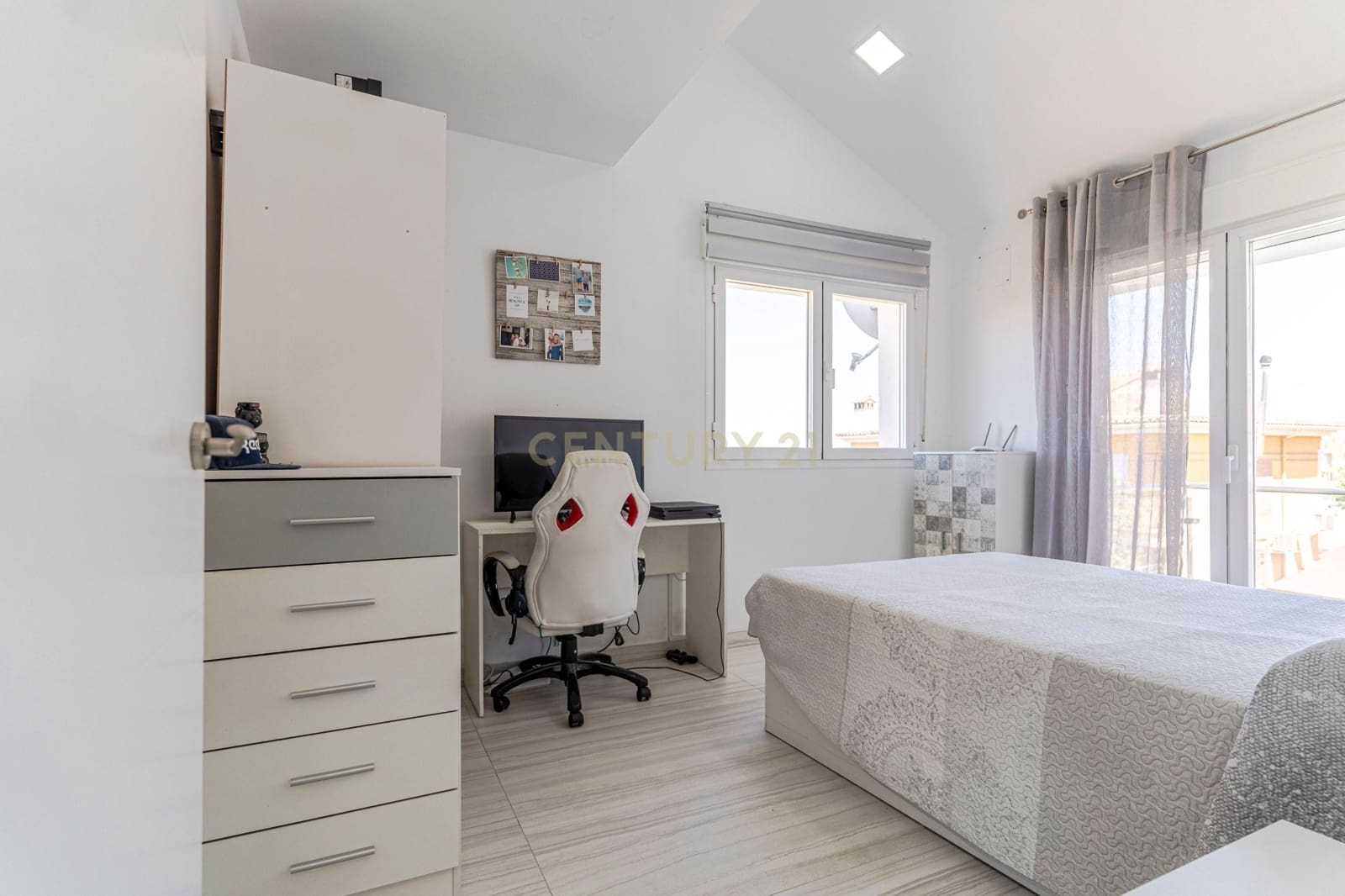 3 soveværelse Semi-Rækkehus til salg i Jun - € 295.000 (Ref: 9289564)