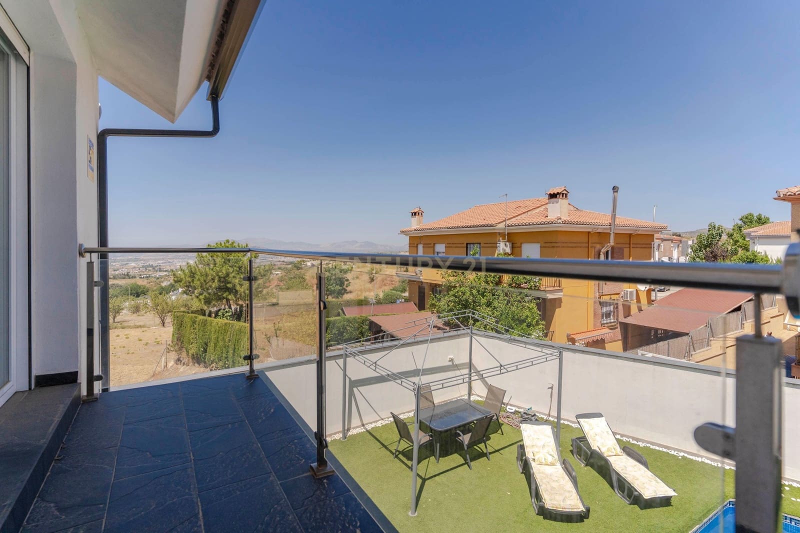 3 soveværelse Semi-Rækkehus til salg i Jun - € 295.000 (Ref: 9289564)