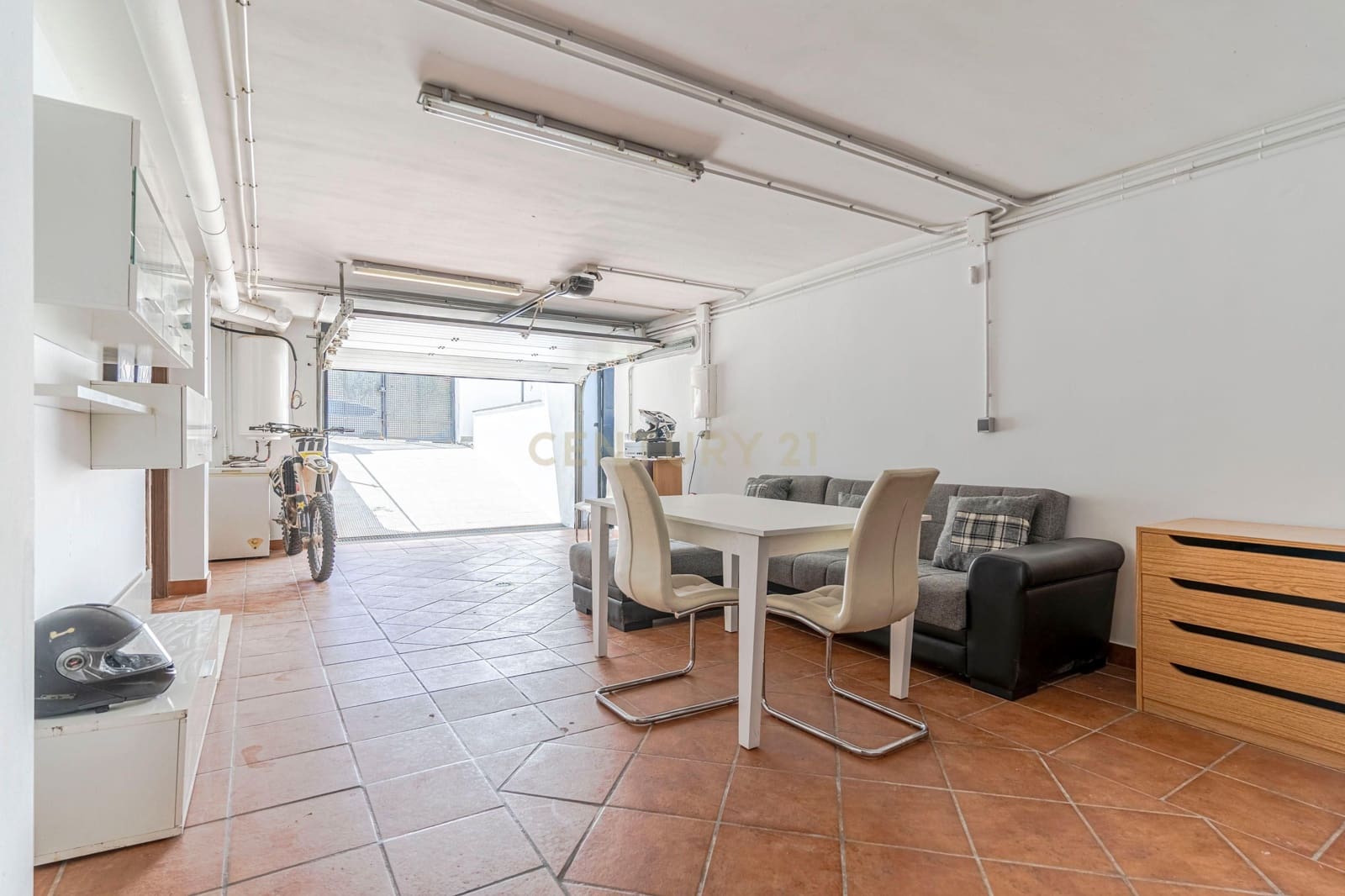 3 soveværelse Semi-Rækkehus til salg i Jun - € 295.000 (Ref: 9289564)