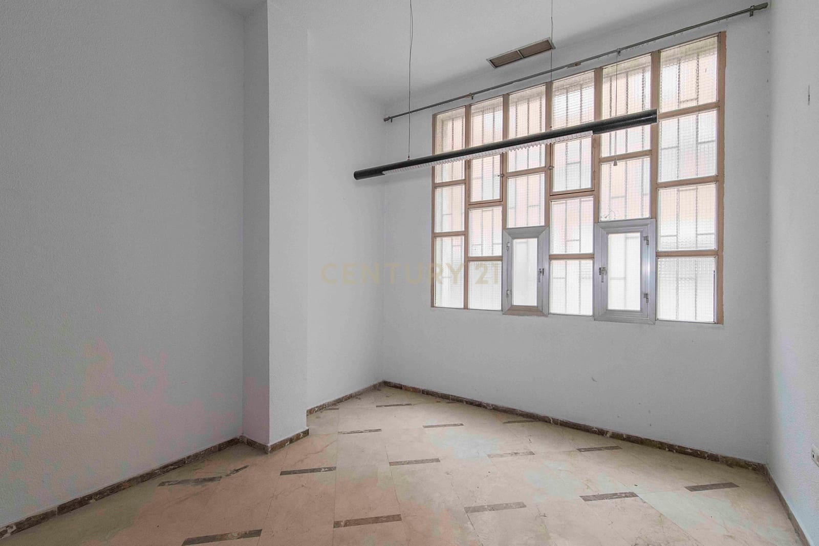 Komercyjne na sprzedaż w Miasto Grenada - 485 000 € (Ref: 9289565)