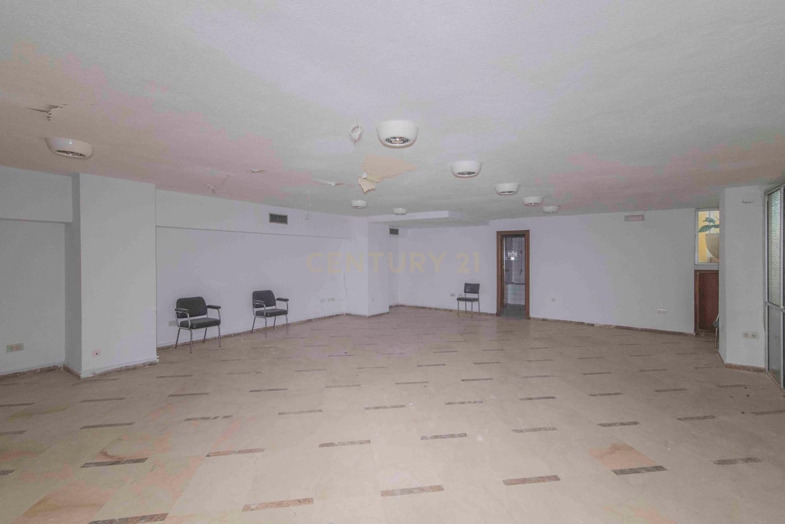 Komercyjne na sprzedaż w Miasto Grenada - 485 000 € (Ref: 9289565)