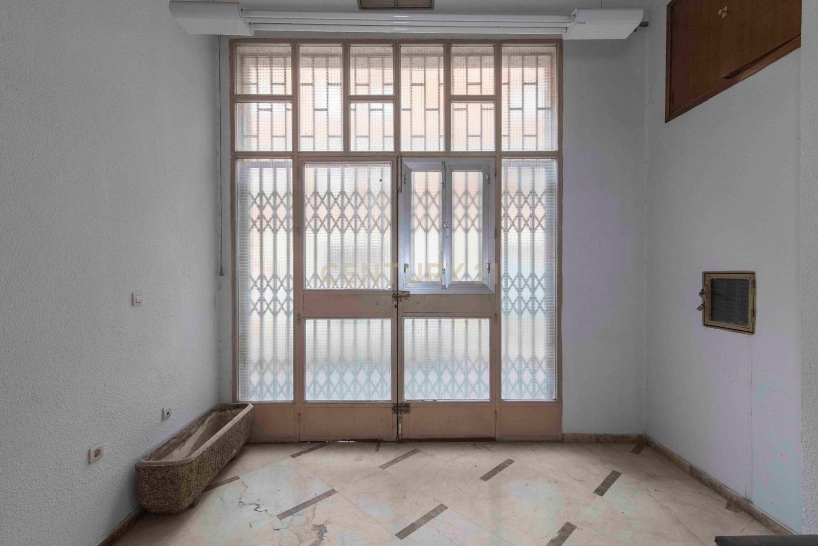 Komercyjne na sprzedaż w Miasto Grenada - 485 000 € (Ref: 9289565)