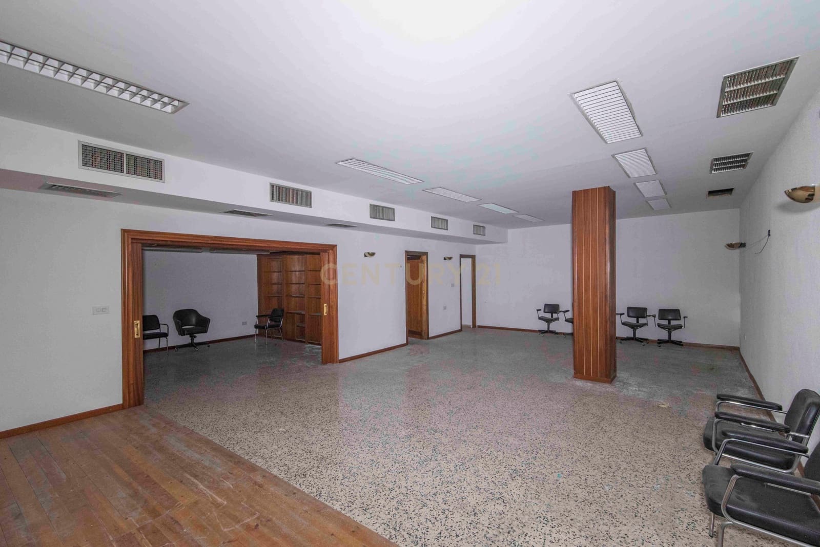 Komercyjne na sprzedaż w Miasto Grenada - 485 000 € (Ref: 9289565)