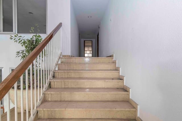 Komercyjne na sprzedaż w Figares, Miasto Grenada - 485 000 € (Ref: 9289565)